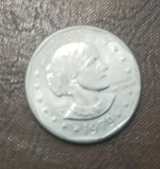 RARE ERROR 1979 D SUSAN B. ANTHONY DOLLAR COIN, DOUBLE DIE AND WIDE RIM BY DATE - Image 2 of 4