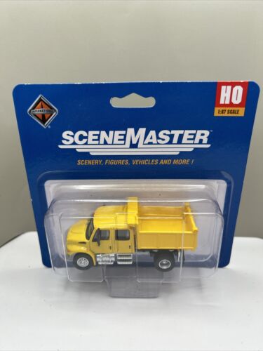 Walthers Item 949- 11632 4300 Crew Cab Dump Truck -Yellow HO Scale SceneMaster - Picture 1 of 5