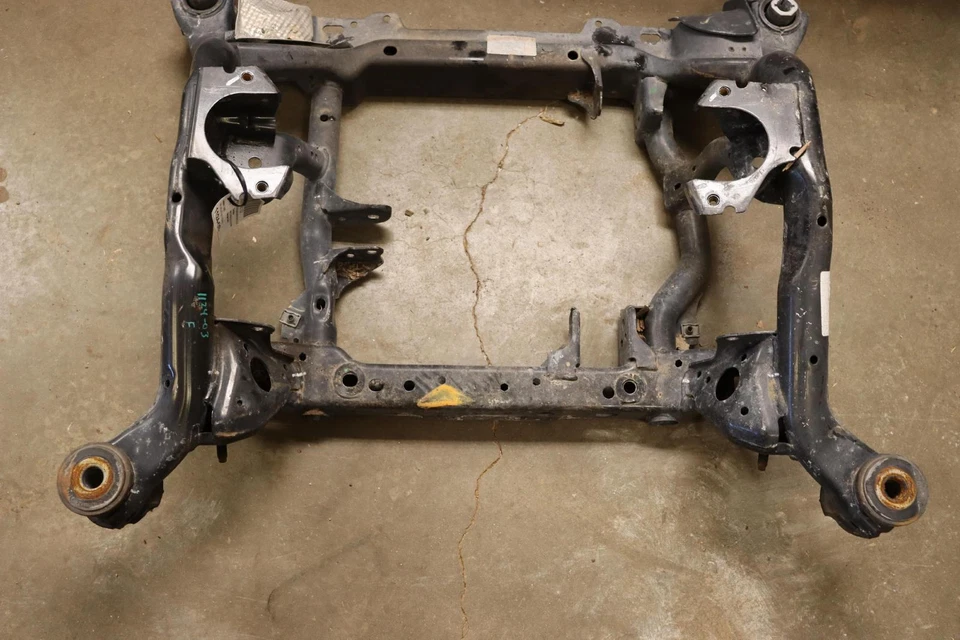 Dodge Durango 2016-2024 3,6 L suspensión delantera travesaño subchasis OEM Foto 2 de 4