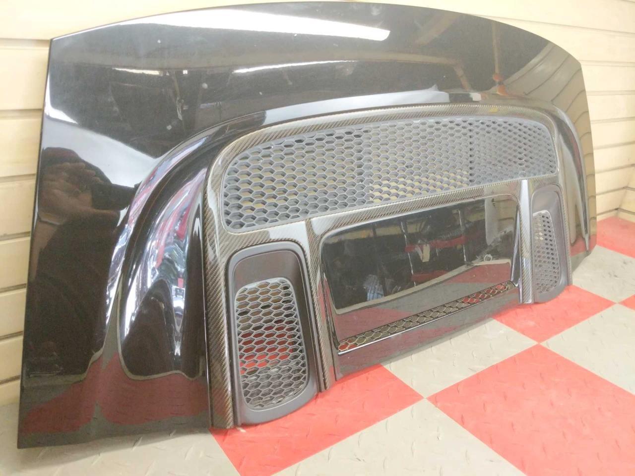 2017 Audi R8 V10 Spyder - OEM Rear Engine Hatch Lid w/ Carbon Fiber Trim Black