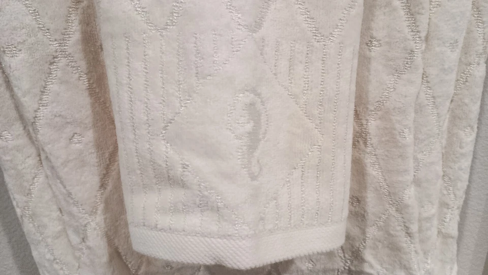 Waterford Lismore Ivory Towel Set of 3 Vintage (1998), NEW - Image 3 of 4