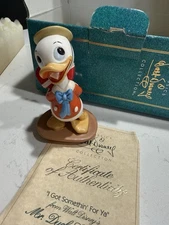 WDCC Walt Disney Classics Collection Nephew Duck "I Got Something for Ya"