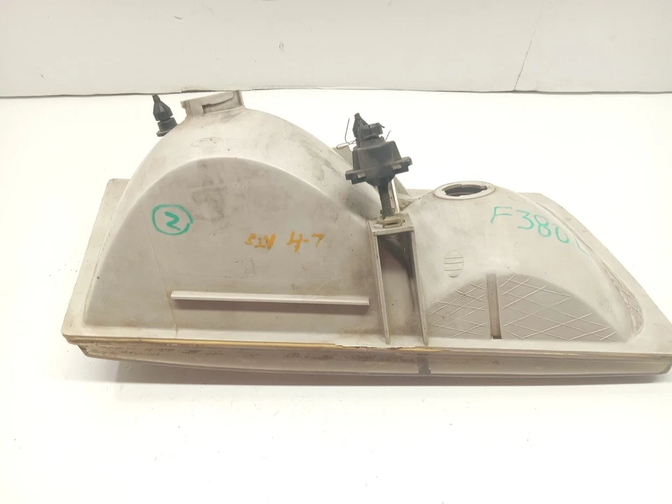 1989-1991 FORD TAURUS FRONT LEFT DRIVER SIDE HEADLIGHT OEM, 114-00119 - Image 4 of 4