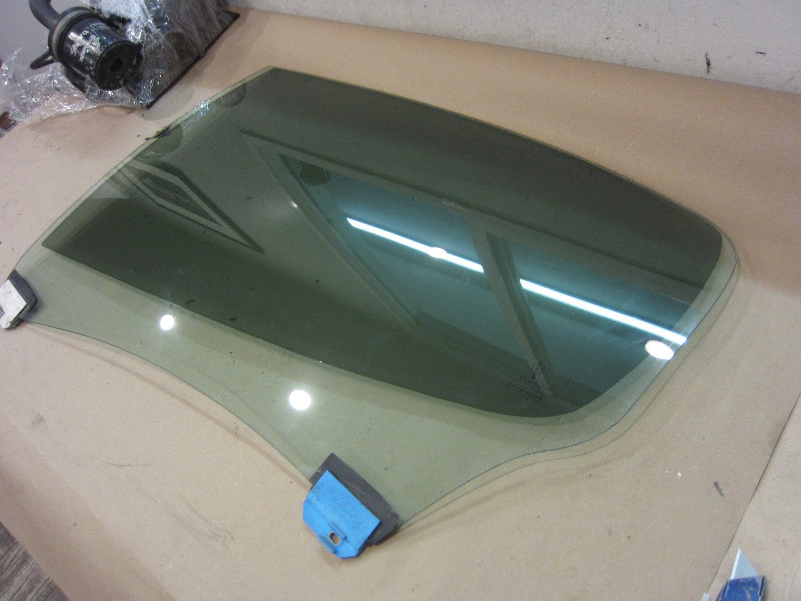Maserati Quattroporte LH Rear Door Glass/Tinted - P/N 67866800