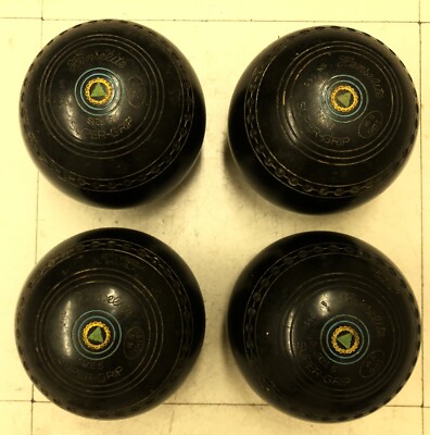  Henselite Lawn bowls set of 4 size 5 