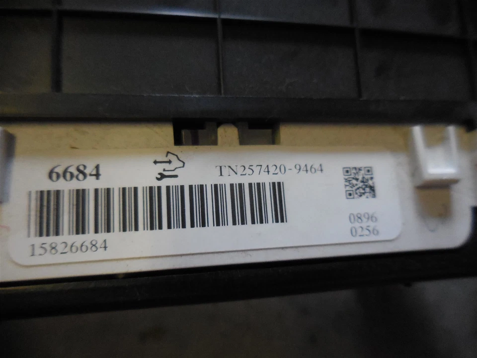 2004-2009 Cadillac STS приборной панели спидометр кластер 137k миль 15826684 б/у oem - Изображение 2 из 3