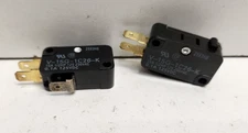 LOT OF 2 NEW NO BOX! OMRON 15A 250V PIN PLUNGER MICRO SWITCH V-15G-1C26-K
