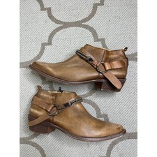 Matisse Prescott distressed tan leather Ankle...
