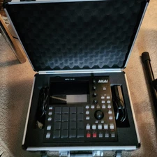 MPC One (orig. version) with Analog Cases hard case, 3D-print stand, Deck Saver