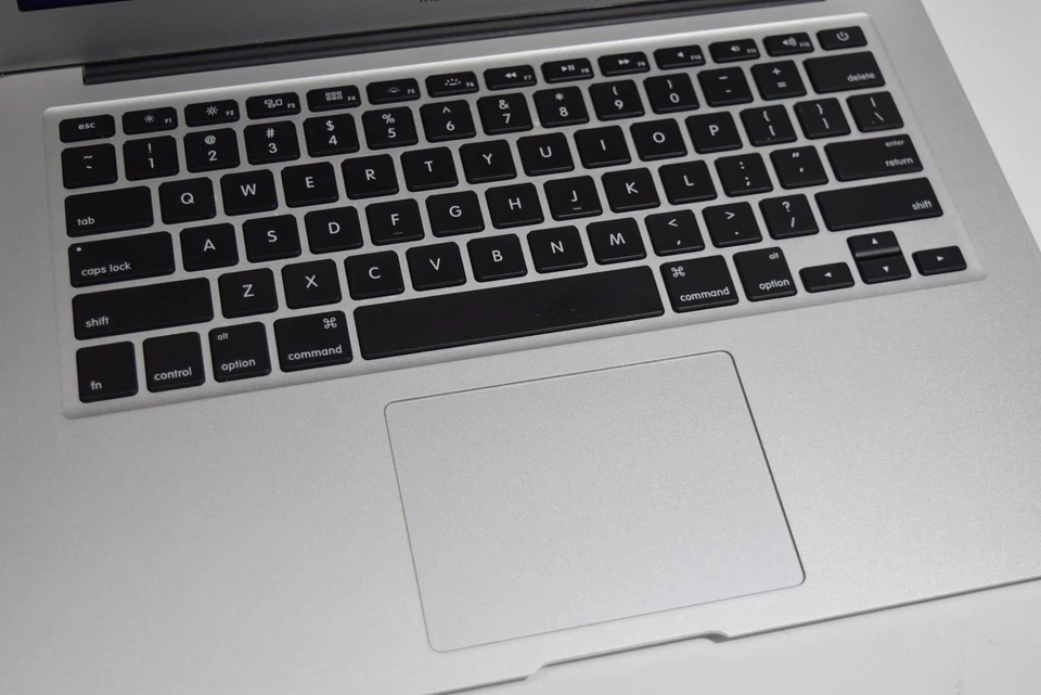 APPLE MACBOOK AIR 13" 2015 CORE I5-1.6GHZ 4GB 128GB SSD MONTEREY - Image 2 of 4