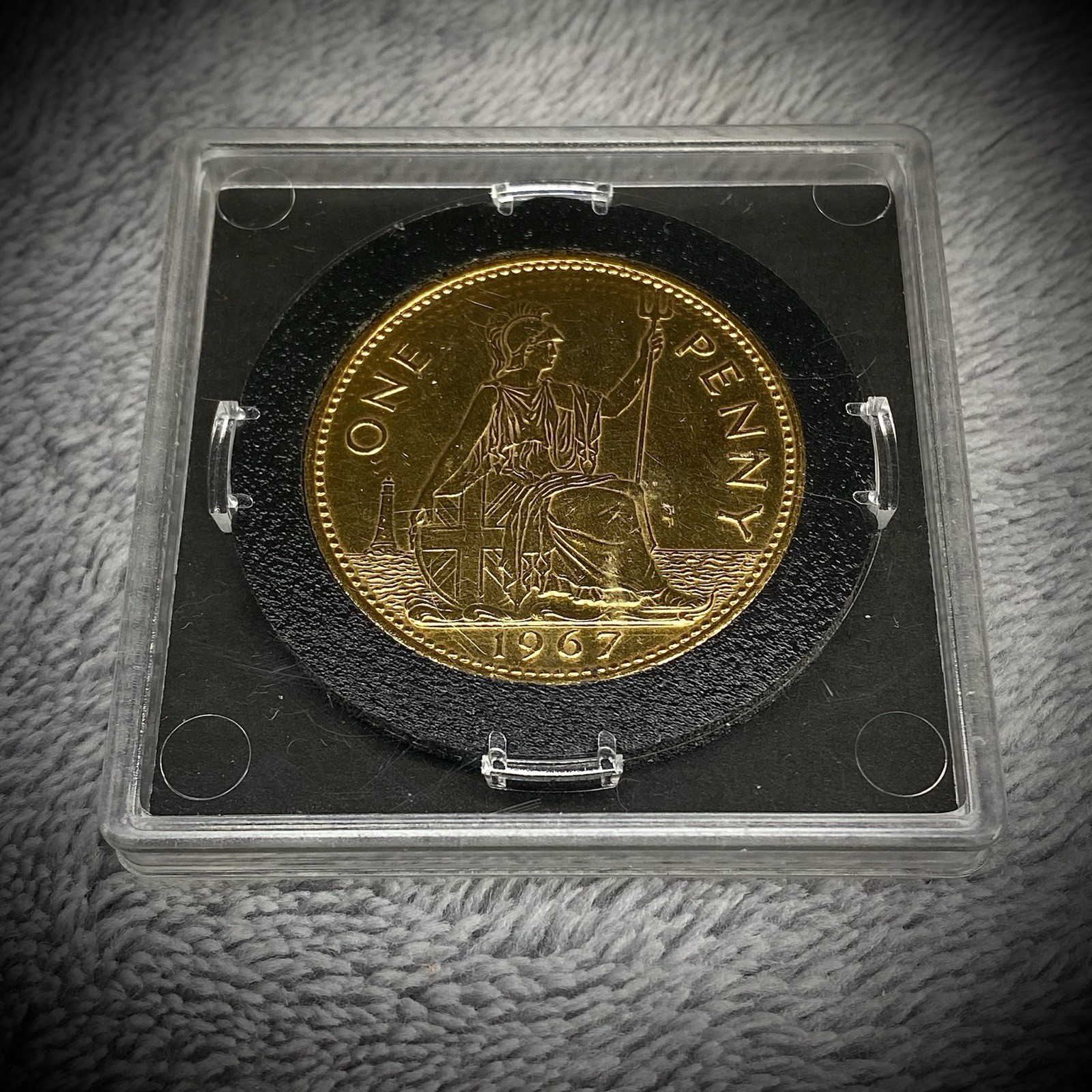 Queen Elizabeth II - 1967 - Bi-Colour - One Penny Coin