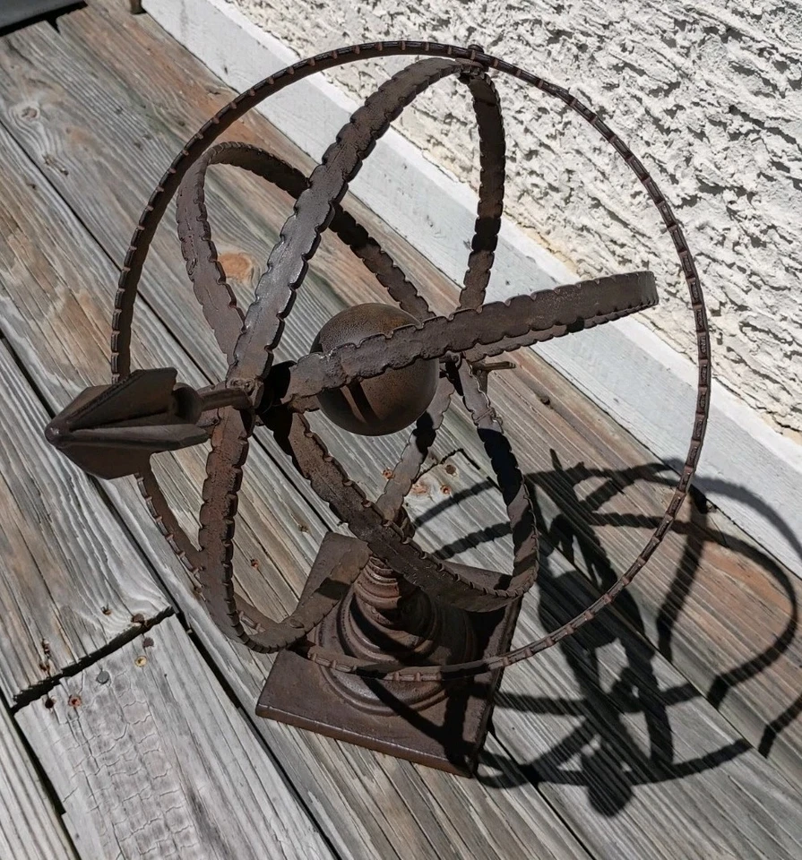 Reloj de sol armilar vintage francés de hierro para jardín Foto 2 de 4