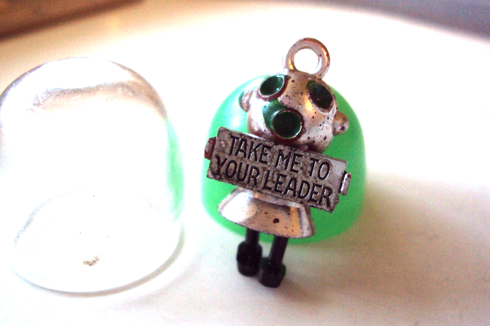 Vtg Gumball Charm Cracker Jack 60's HK TAKE ME TO YOUR LEADER DANGLY LEGS Alien