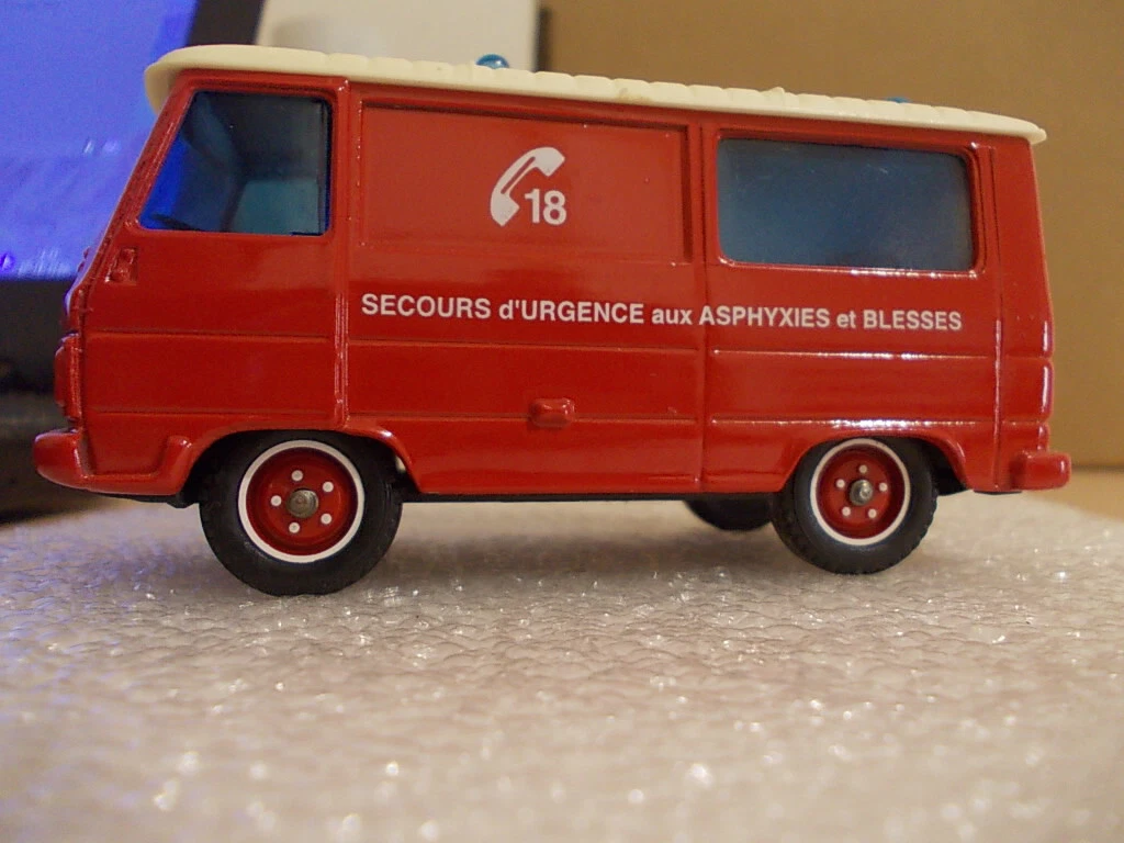 Camion De Pompiers Solido 1/50 - Peugeot Poste De Commandement - Réf 2120 - Occasion