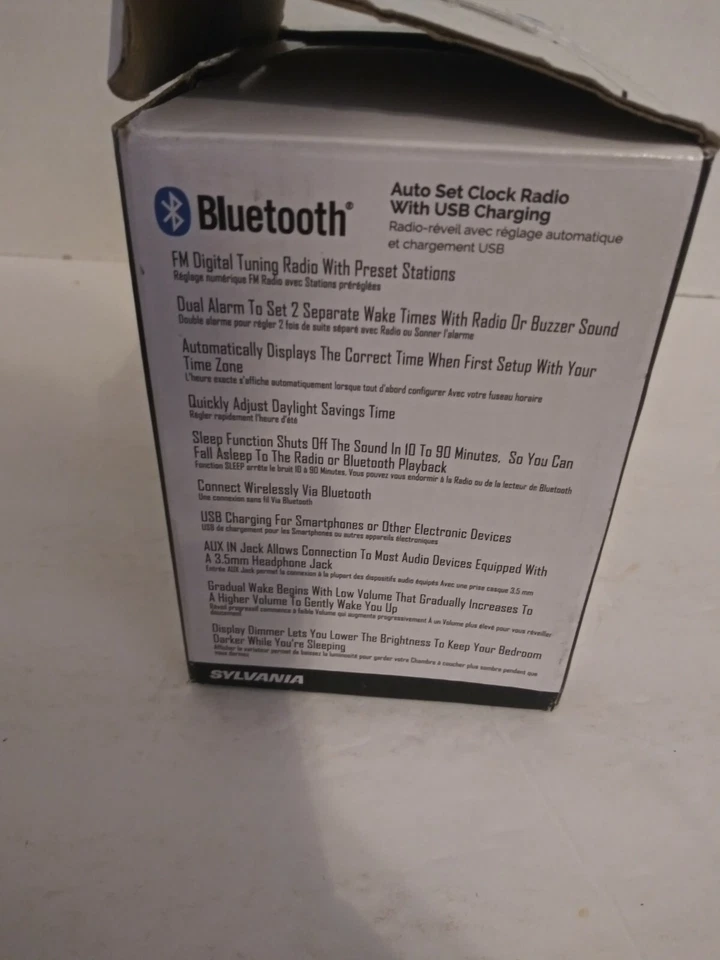 Sylvania SCR1986BT-AS Bluetooth Clock Radio Auto-Set Dual Alarm & USB Charging - Image 4 of 4
