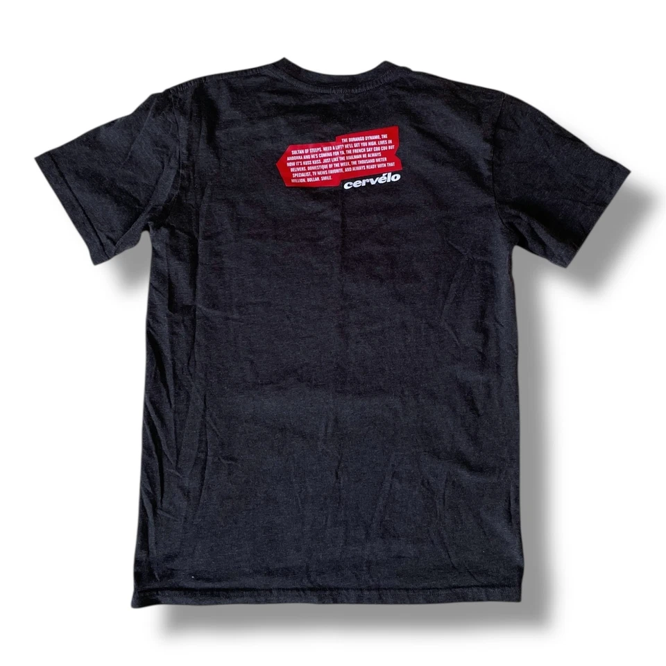 Camiseta Cervelo Sepp Kuss 2023 Vuelta a España Campeón Talla Pequeña Gris Foto 2 de 4