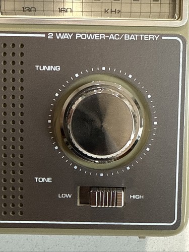 Radio AM/FM General Electric Powered AC/Batería Modelo No. 7-2825J Vintage - Imagen 15 de 19