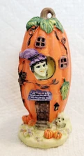 Artmark Halloween Resin Pumpkin Witches House w/skull & Pumpkins 3.5"
