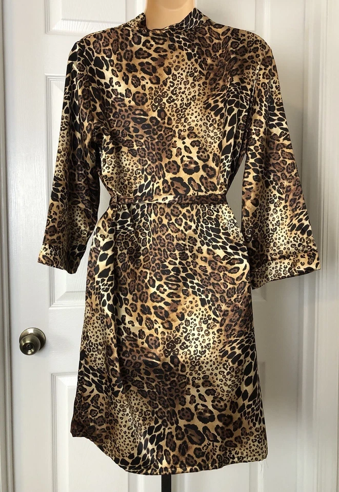 Bata Secret Treasures con estampado de leopardo para mujer pequeña 4 6 tela ajustada longitud corta Foto 4 de 4