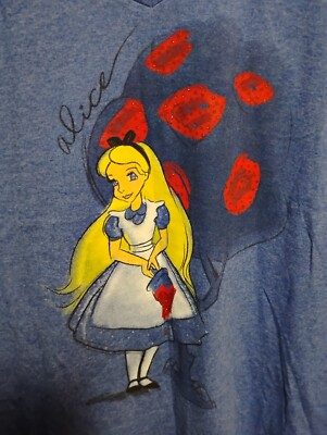 Disney Store 2XL Alice In Wonderland With Red Roses T-shirt