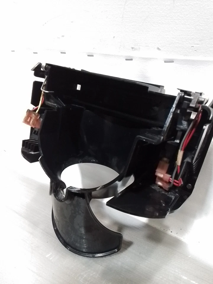 Embudo y carcasa de conducto de hielo para refrigerador GE N.º de parte: WR17X10743 Foto 3 de 4