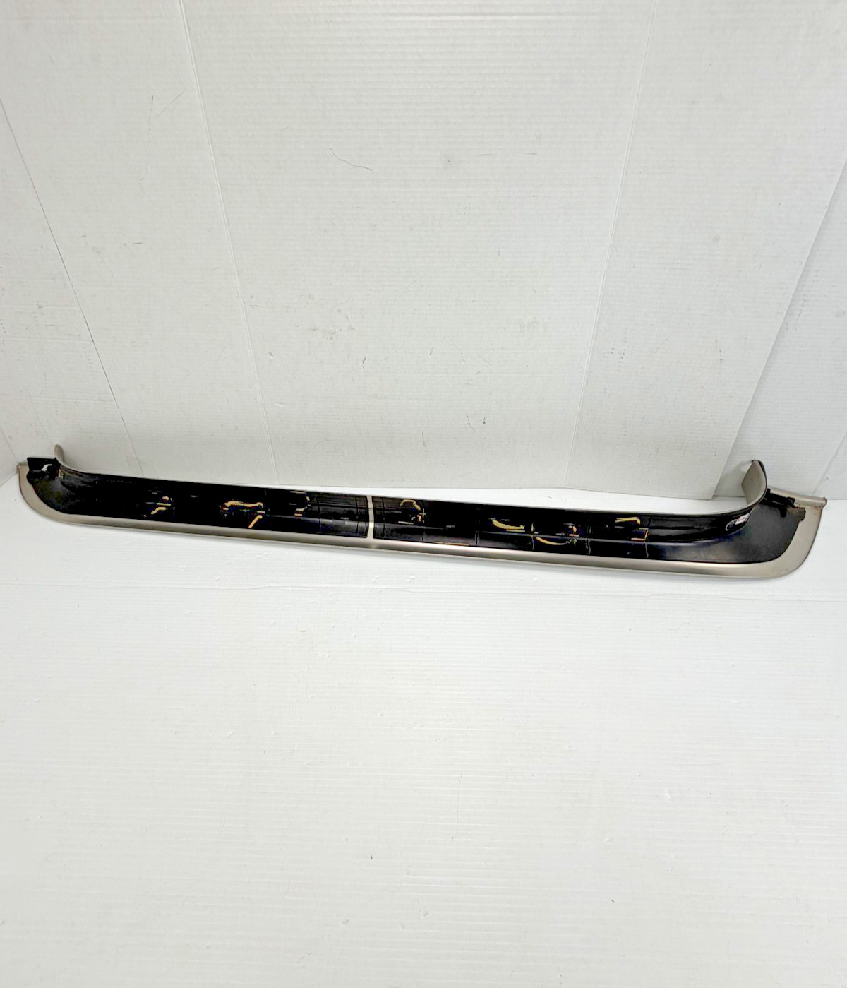 USED ROLLS-ROYCE WRAITH RIGHT SIDE DOOR SILL INTERIOR TRIM 4827822 OEM