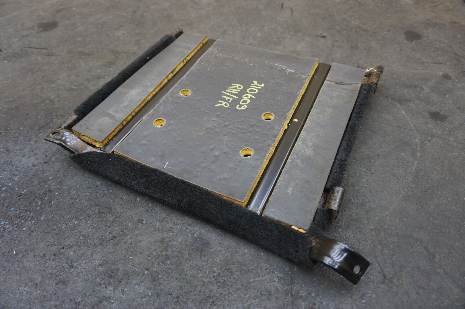 Right Footrest Dead Pedal Carpet Trim Panel 68117090 Ferrari 612 Scaglietti