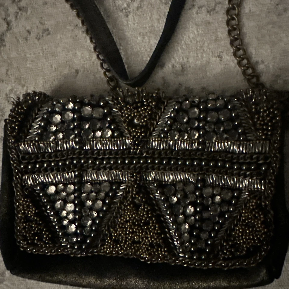 Bolso sin asas Anthropologie Jasper & Jeera con tachuelas para mujer bandolera único  Foto 2 de 4