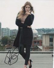 Tiera Skovbye OUAT Autographed Signed 8x10 Photo COA #D26
