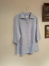 New Oobe Women's XL Light Blue Button Up Collared Professional Blouse 3/4 Sleeve