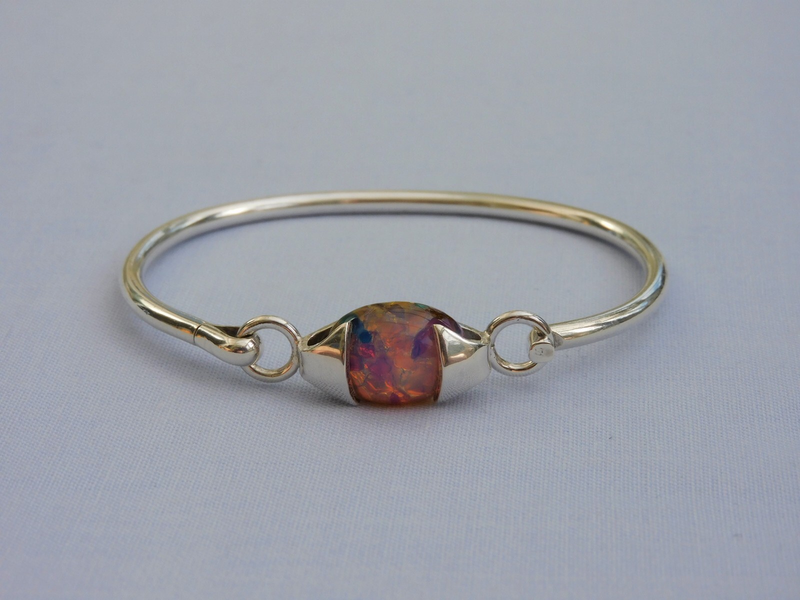 STUNNING SOLID STERLING SILVER OPAL EFFECT OVAL C… - image 1