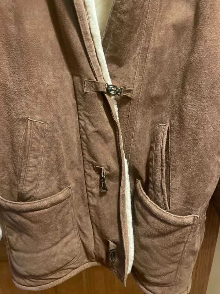 Charles Klein 麂皮绒和抓绒皮大衣 状况完好 二手  — 第 2/4 张图片