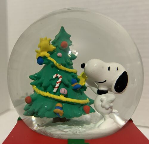 Arachidi Musicale Globo di Neve Snoopy & Woodstock Decora Albero "Jingle Bells" 5,5" - Foto 13 di 20