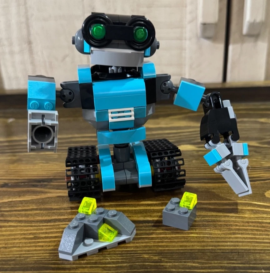 LEGO 31062 CREATOR 3 in 1: Robo Explorer Complete w/ Instructions - Image 3 of 4