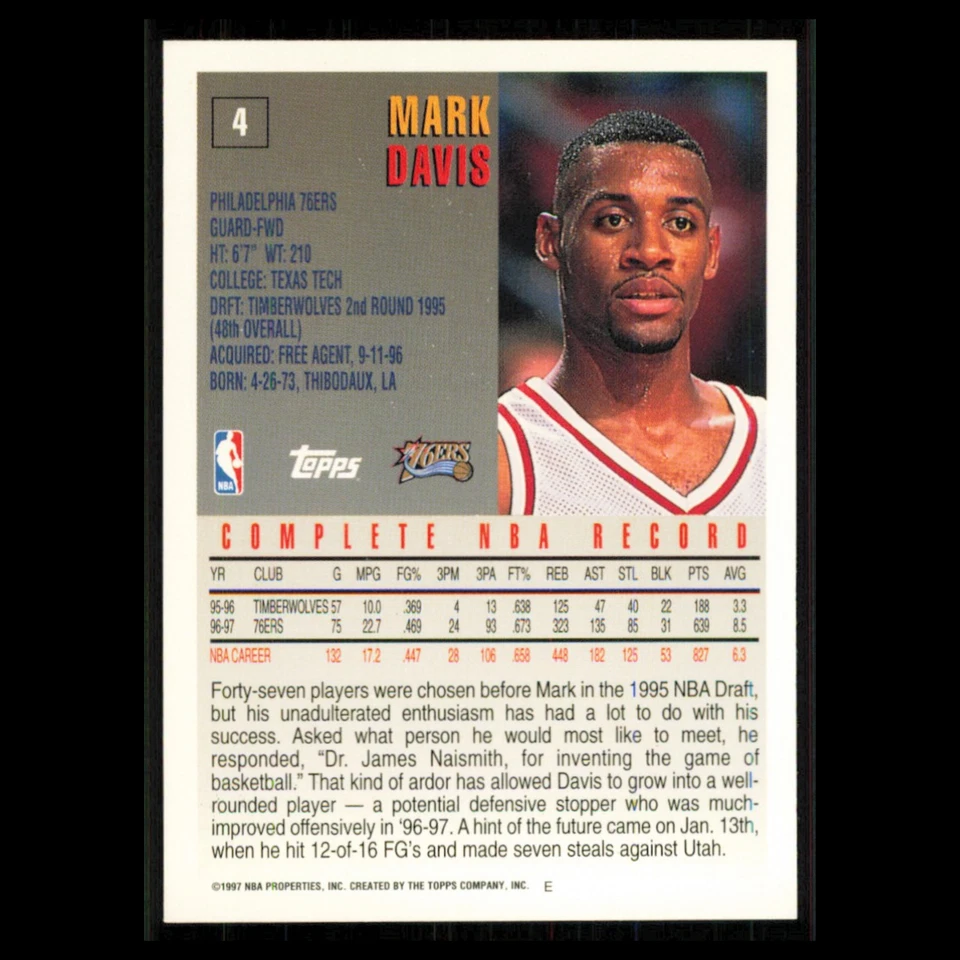 Tarjeta de baloncesto Mark Davis #4 1997 Topps Philadelphia 76ers NBA casi nueva Foto 2 de 3