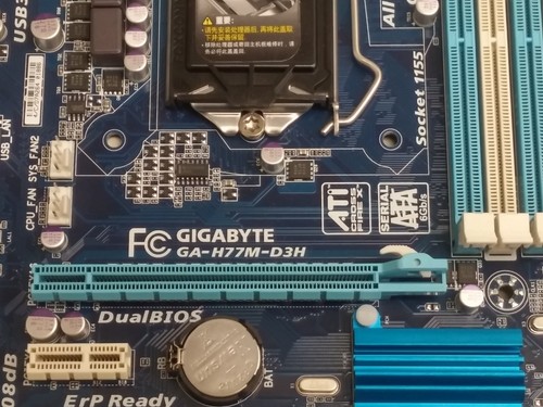 Placa madre de escritorio Gigabyte GA-H77M-D3H LGA 1155 DDR3 SDRAM - Imagen 4 de 4