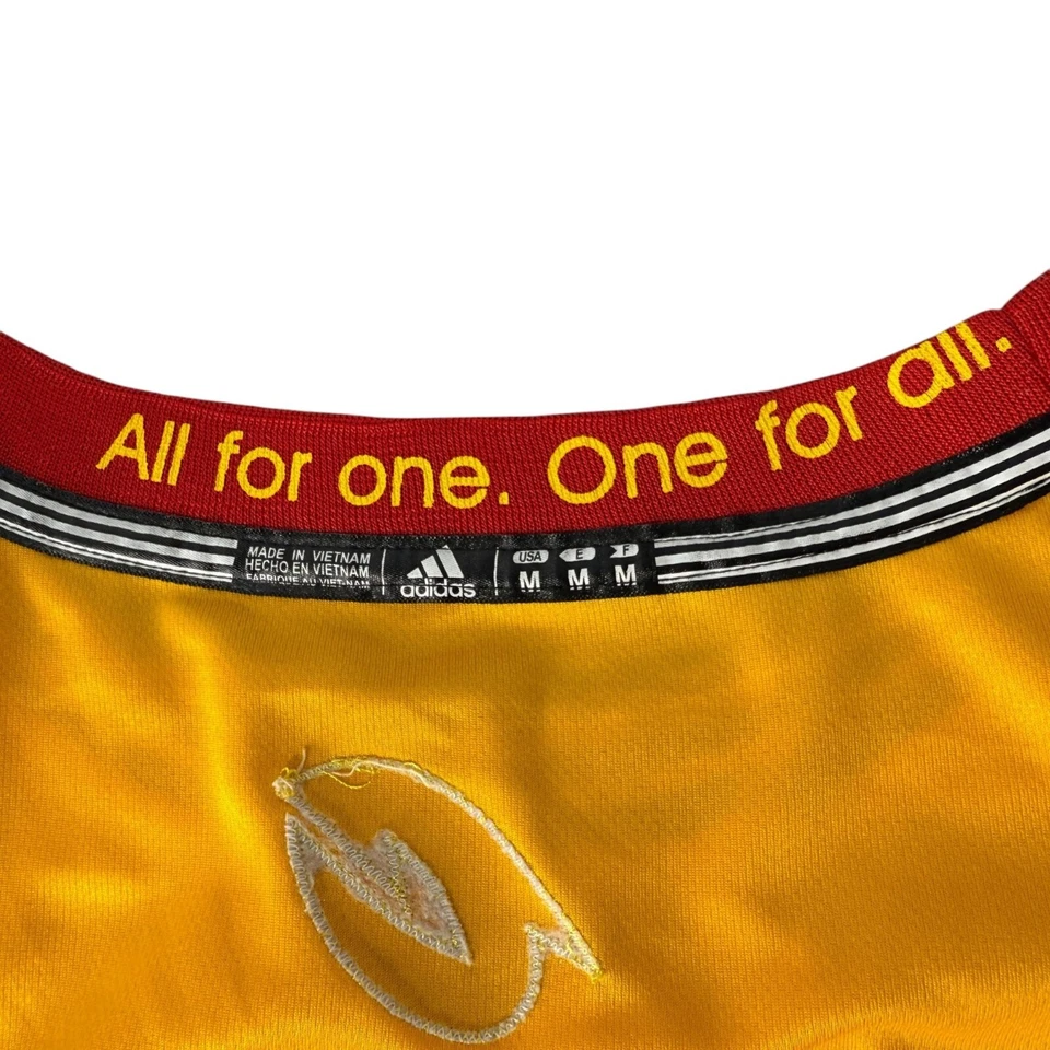 Camiseta deportiva de baloncesto amarilla Adidas NBA Cleveland Cavaliers LeBron James #23 M Foto 3 de 4