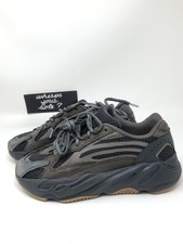 yeezy boost 700 women's sizes