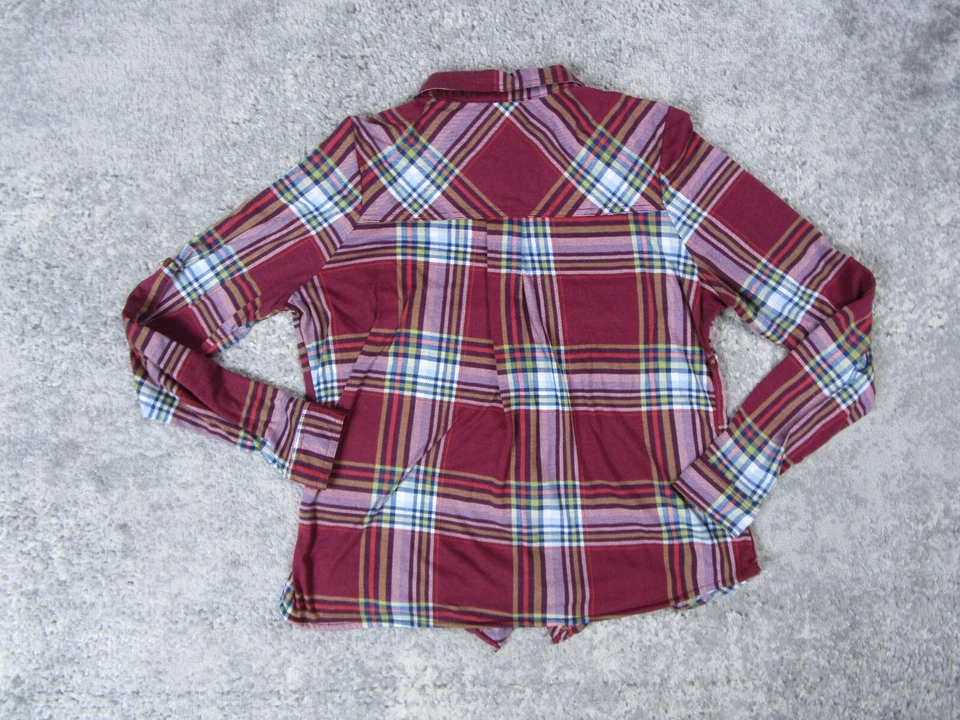 Camisa con botones rue21 para mujer grande roja franela a cuadros manga larga cuello informal Foto 2 de 4