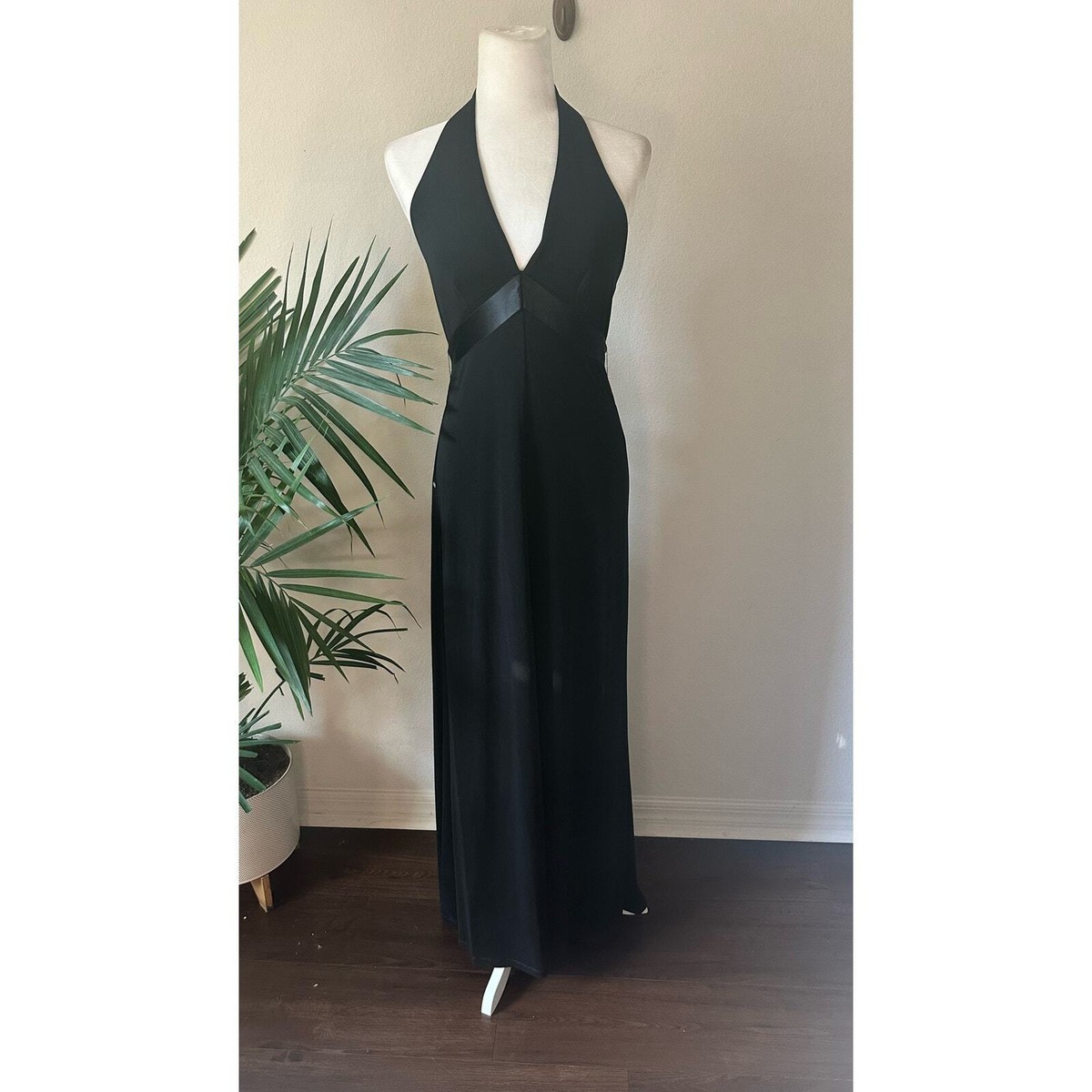 BCBGMAXAZRIA Halter Neck Dress In Black Size M | eBay