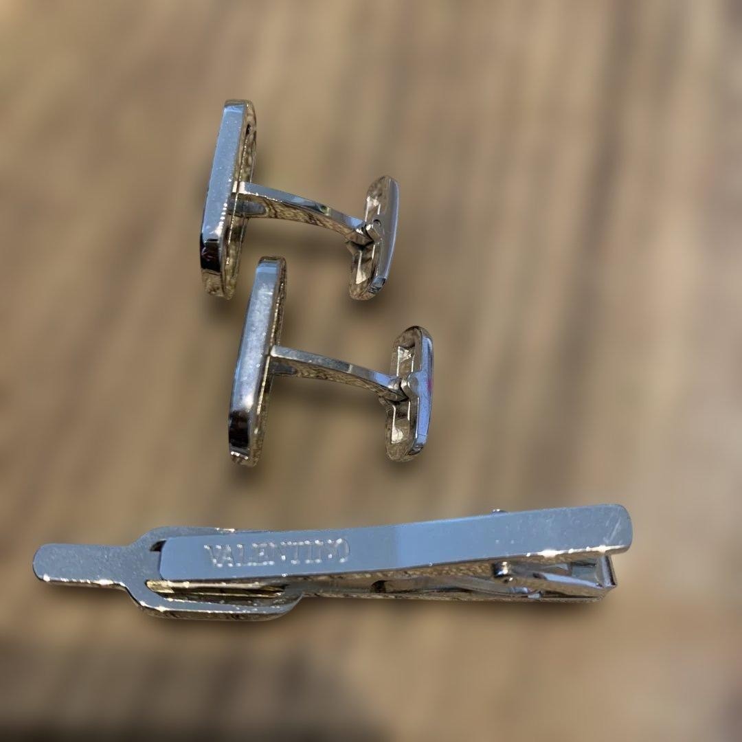 VALENTINO GARAVANI Tie Clip and Cufflinks Set - Simple Logo Design - Used thumbnail 3