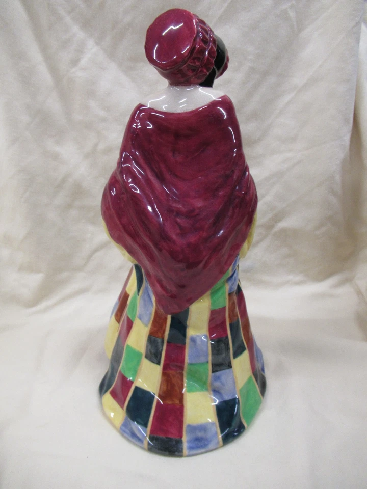 Royal Doulton Early Figurine - The Parson's Daughter HN564 - 10inch High - Image 2 of 4