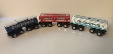 Battat Wooden Toy Train Car Lot Magnetic Connectors 3 Passenger Cars