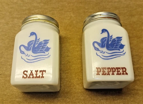 VINTAGE MILK GLASS BLUE SWANS SALT AND PEPPER SHAKERS 1940'S HAZEL ATLAS