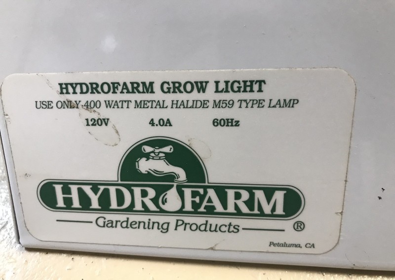 Hyrdo Farm Grow Light. 120VAC, 480watts power supply, metal halide bulb
