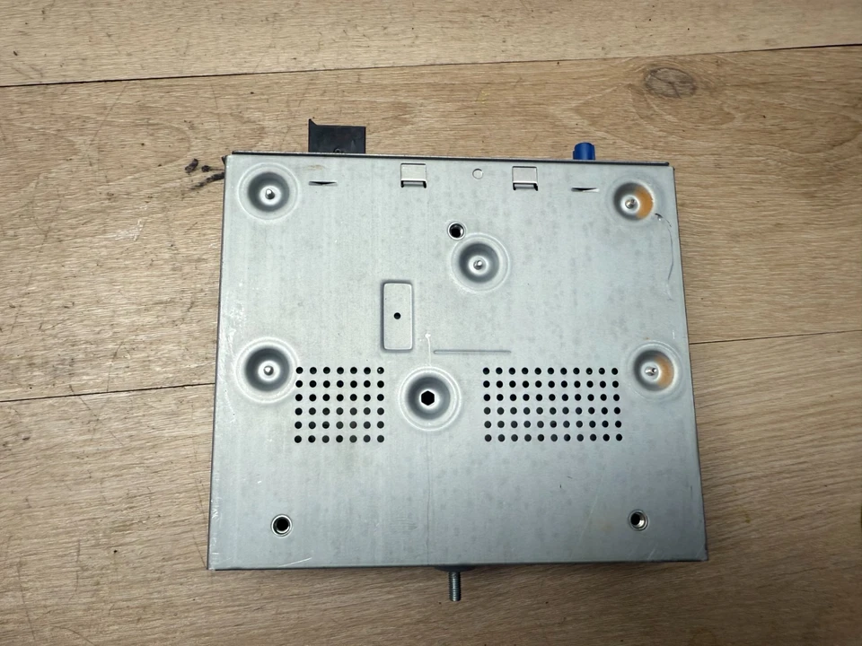 MERCEDES BENZ E400 E500 E550 OEM SATELLITE RADIO RECEIVER CONTROL MODULE - Image 4 of 4