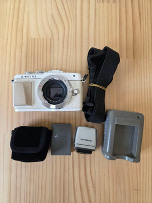 [Good] Olympus PEN Lite E-PL7 16.1MP Mirrorless Camera Body White Japan