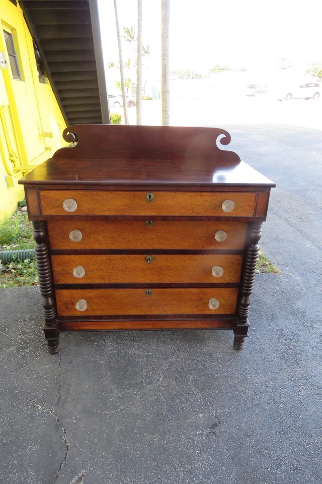 Cómoda Empire finales de 1800 Burlwood dos tonos 5872 Foto 2 de 4