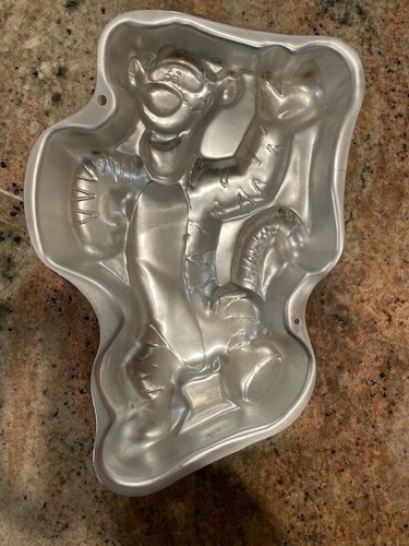 Tigger Winnie The Pooh Disney Wilton Cake Pan Jello Mold 2105-3001 Aluminum - Picture 2 of 2