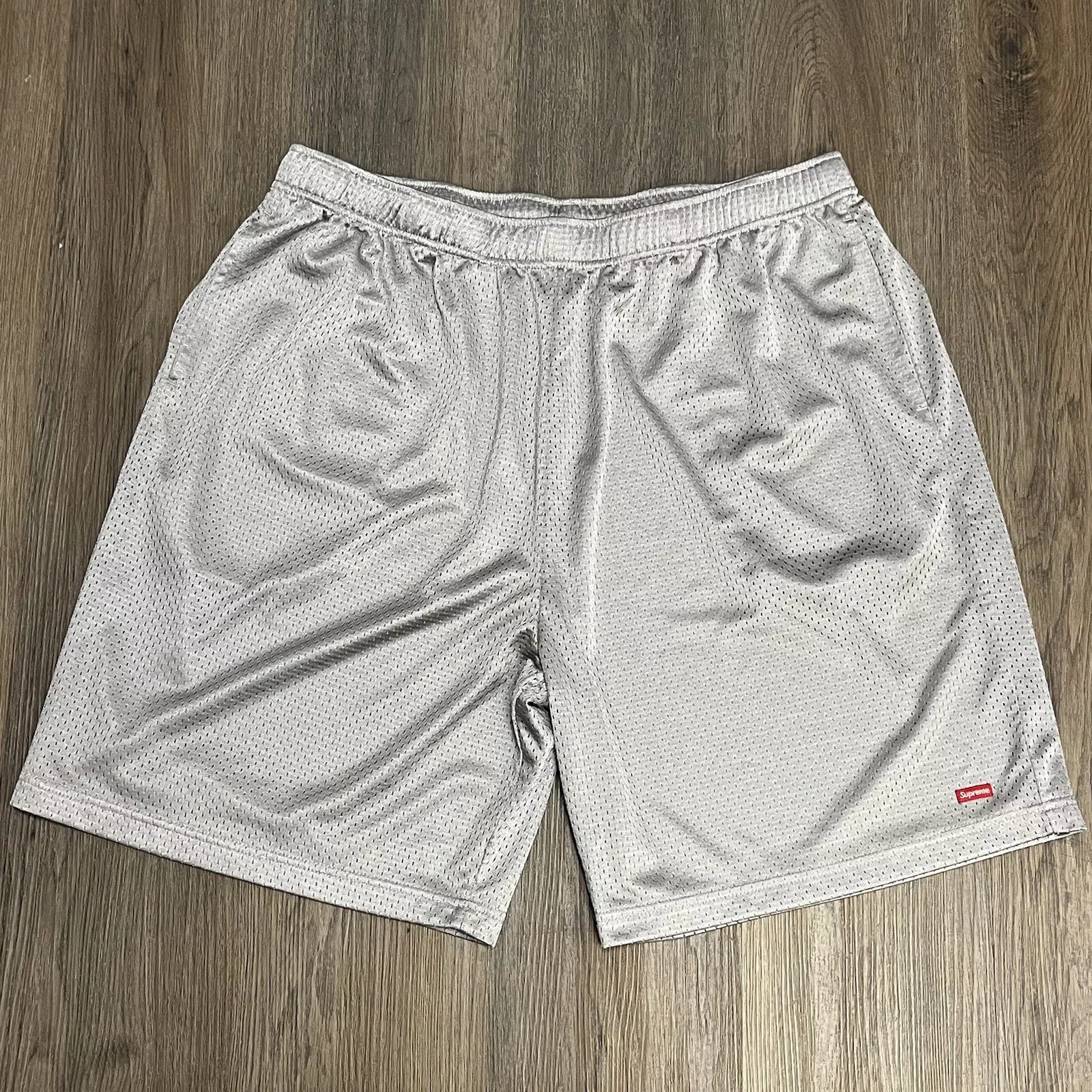 Short gris maille baggy logo petite boîte Supreme SS23 2023 taille XL